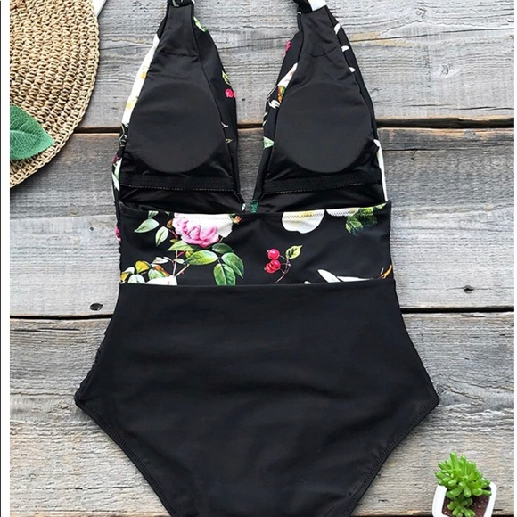 One Piece Swimsuit - Picture 5 of 7